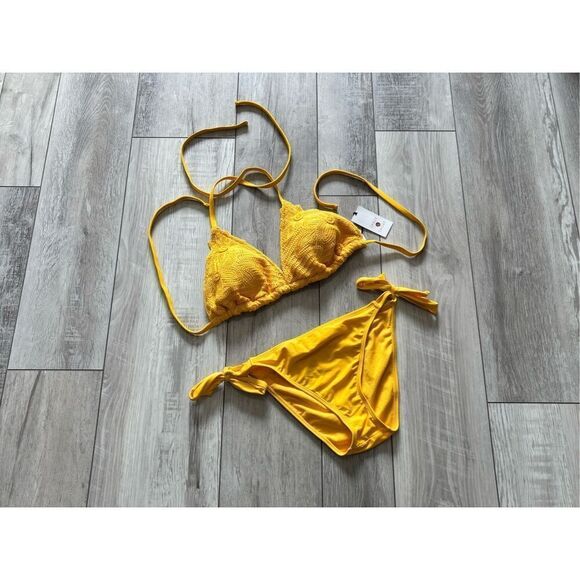 Target Shade & Shore two-piece bikini swimsuit size M/L - Picture 1 of 10